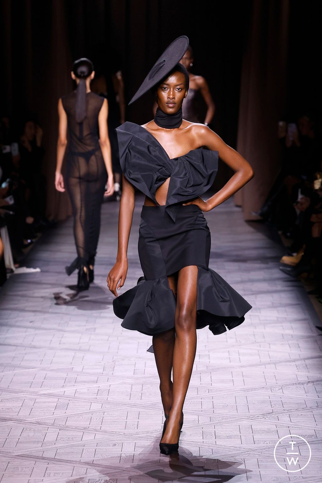 Fashion Week Paris Spring-Summer 2025 look 22 from the Nina Ricci collection womenswear