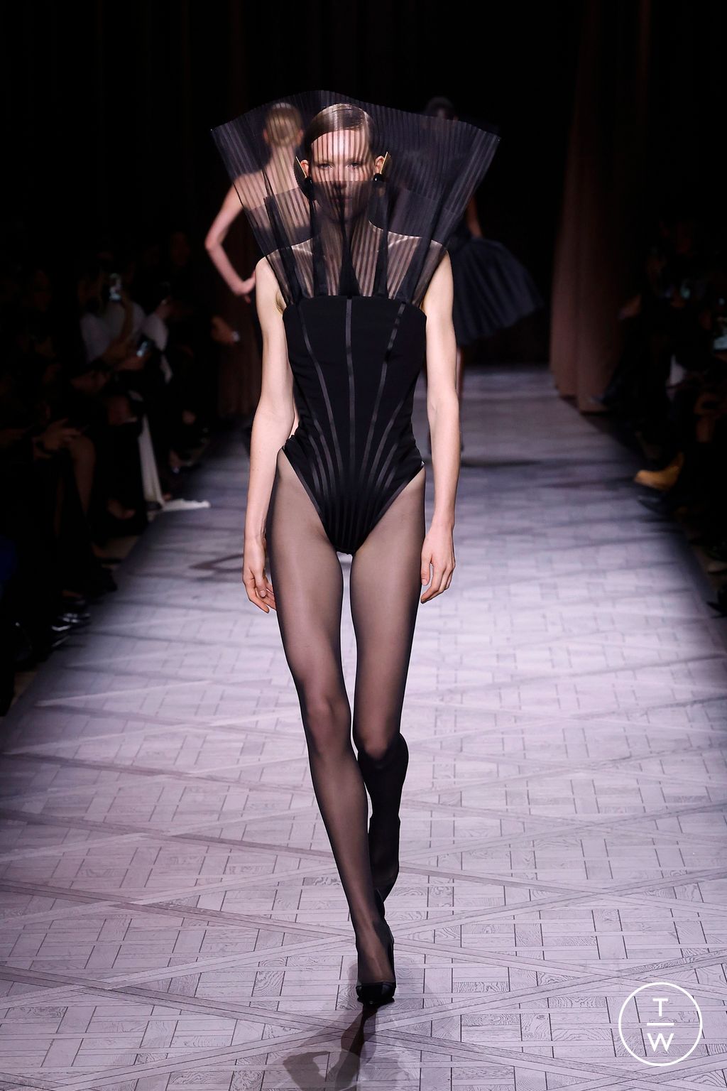 Fashion Week Paris Spring/Summer 2025 look 35 from the Nina Ricci collection womenswear