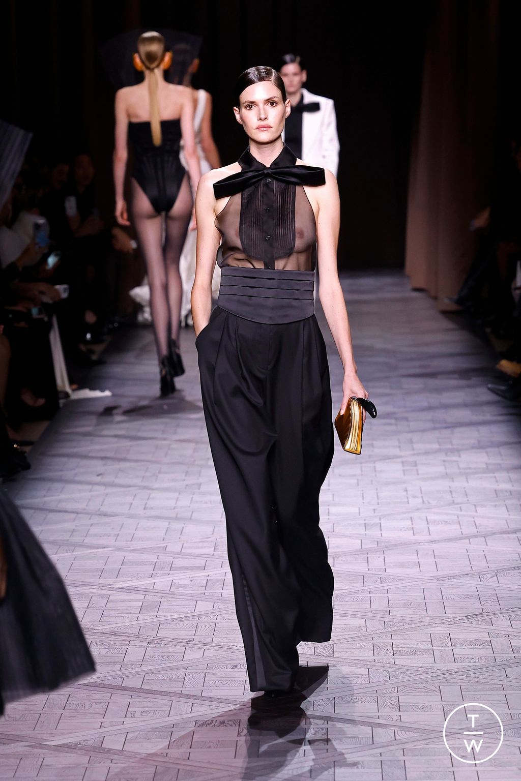 Fashion Week Paris Spring-Summer 2025 look 37 from the Nina Ricci collection womenswear