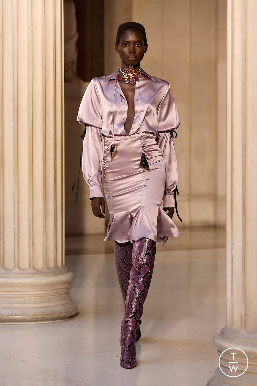 Fashion Week Paris Spring/Summer 2026 look 14 from the Nina Ricci collection 女装