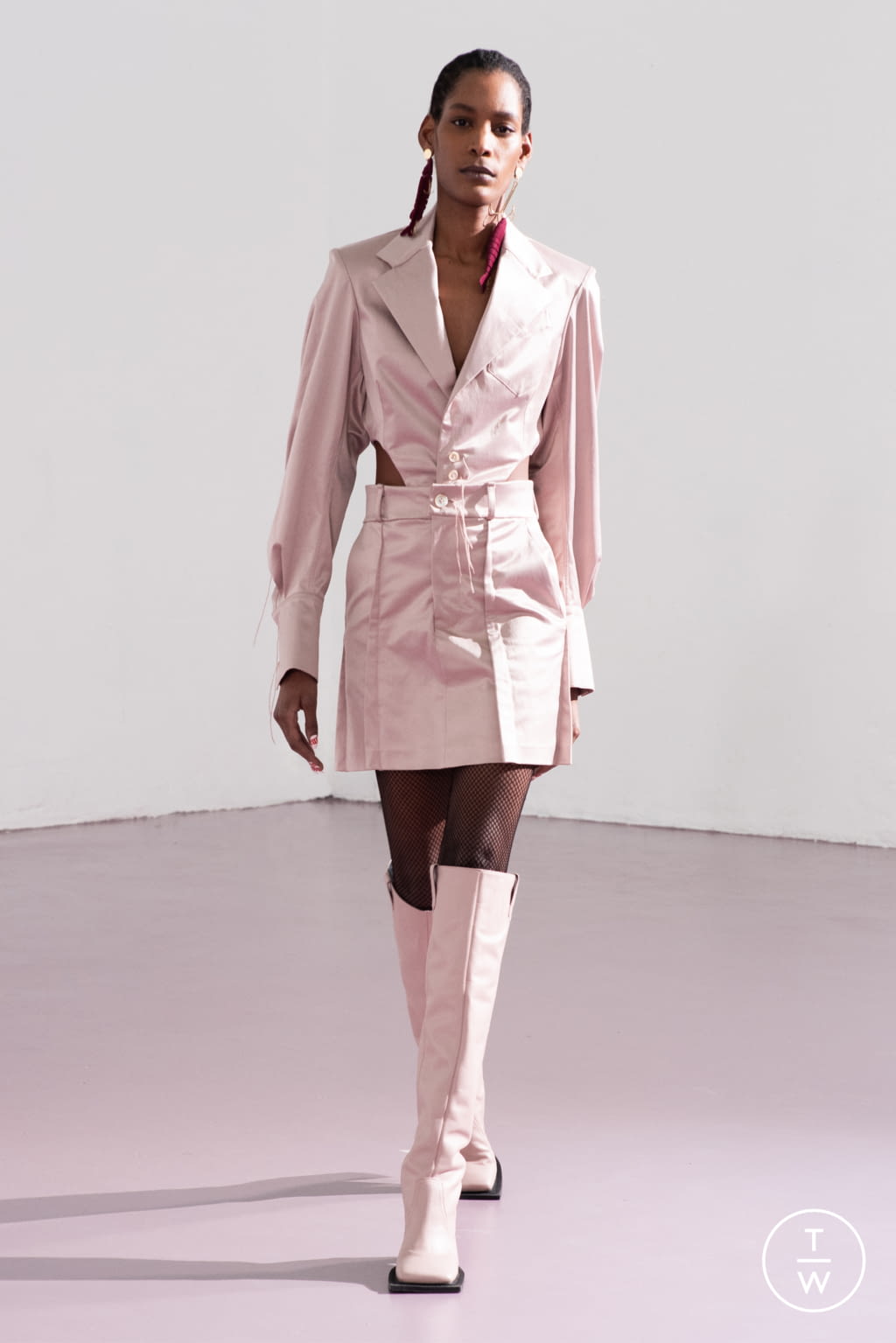 Fashion Week Paris Fall/Winter 2021 look 2 de la collection NINAMOUNAH womenswear