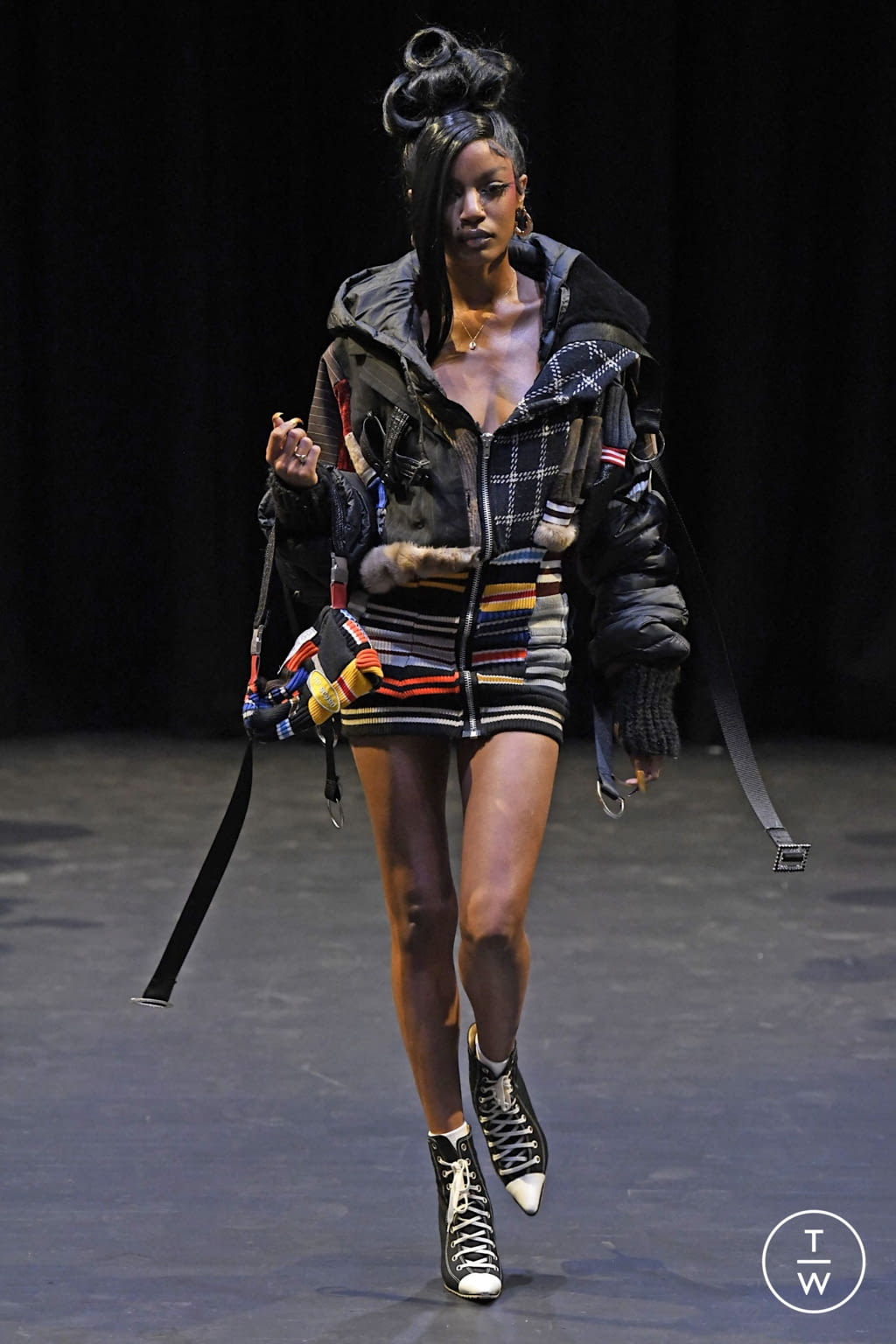 Fashion Week New York Fall/Winter 2022 look 2 from the No Sesso collection womenswear