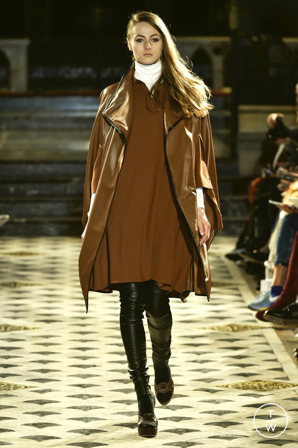 Fashion Week Paris Fall/Winter 2017 look 17 de la collection Nobi Talai womenswear