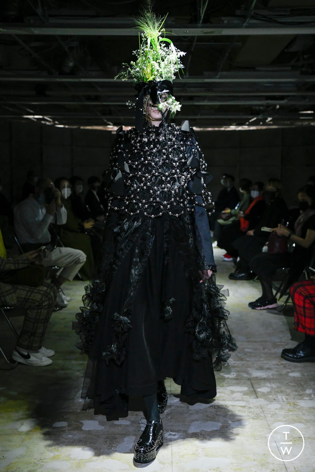Fashion Week Paris Spring/Summer 2021 look 4 from the Noir Kei Ninomiya collection 女装