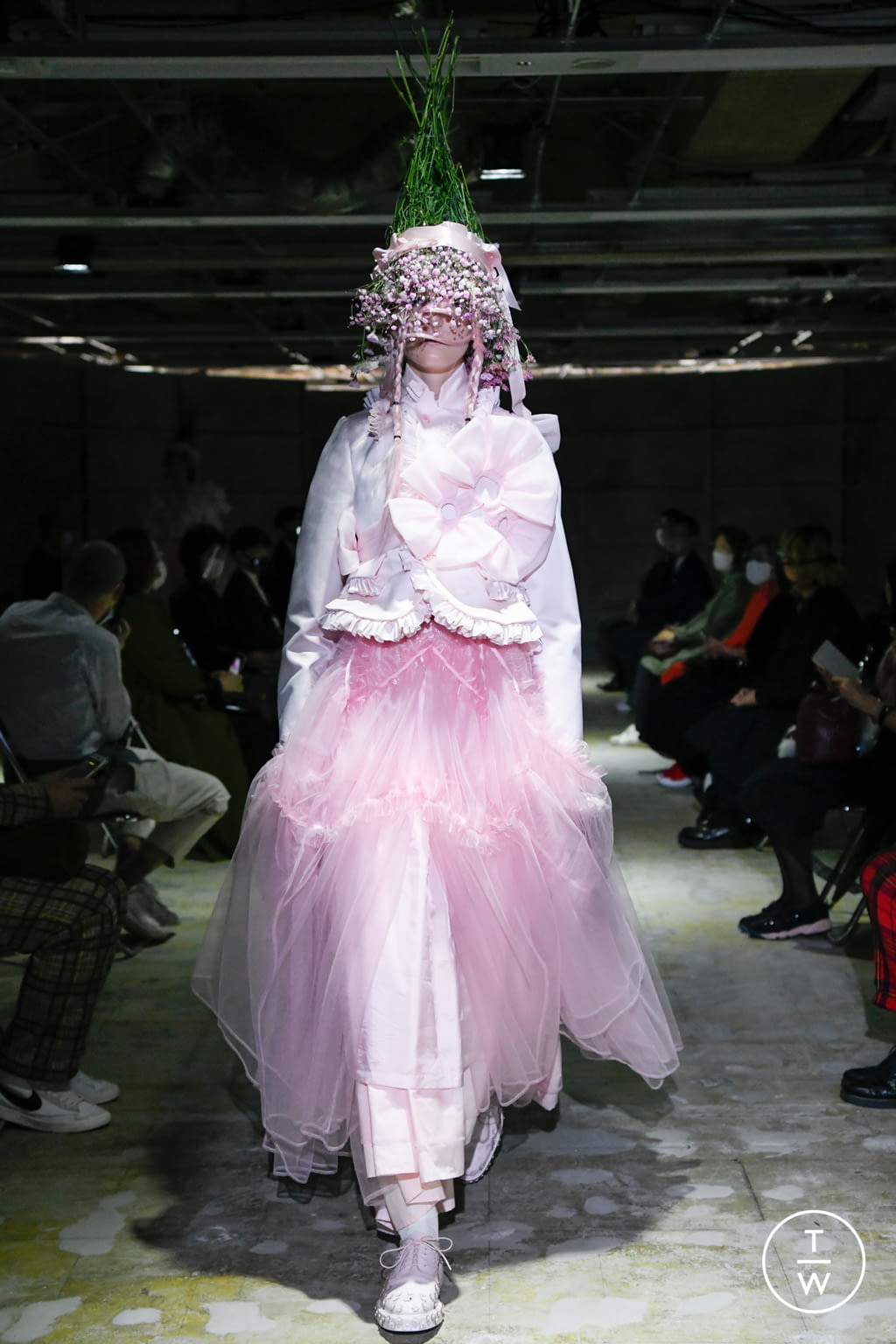 Fashion Week Paris Spring/Summer 2021 look 19 from the Noir Kei Ninomiya collection womenswear