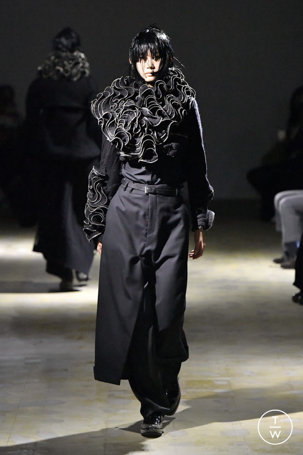 Fashion Week Paris Fall/Winter 2021 look 16 de la collection Noir Kei Ninomiya womenswear