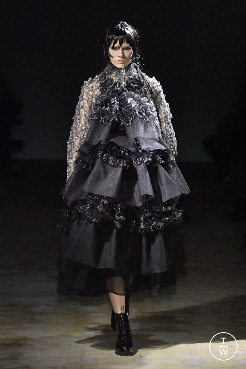 Fashion Week Paris Fall/Winter 2021 look 22 de la collection Noir Kei Ninomiya womenswear