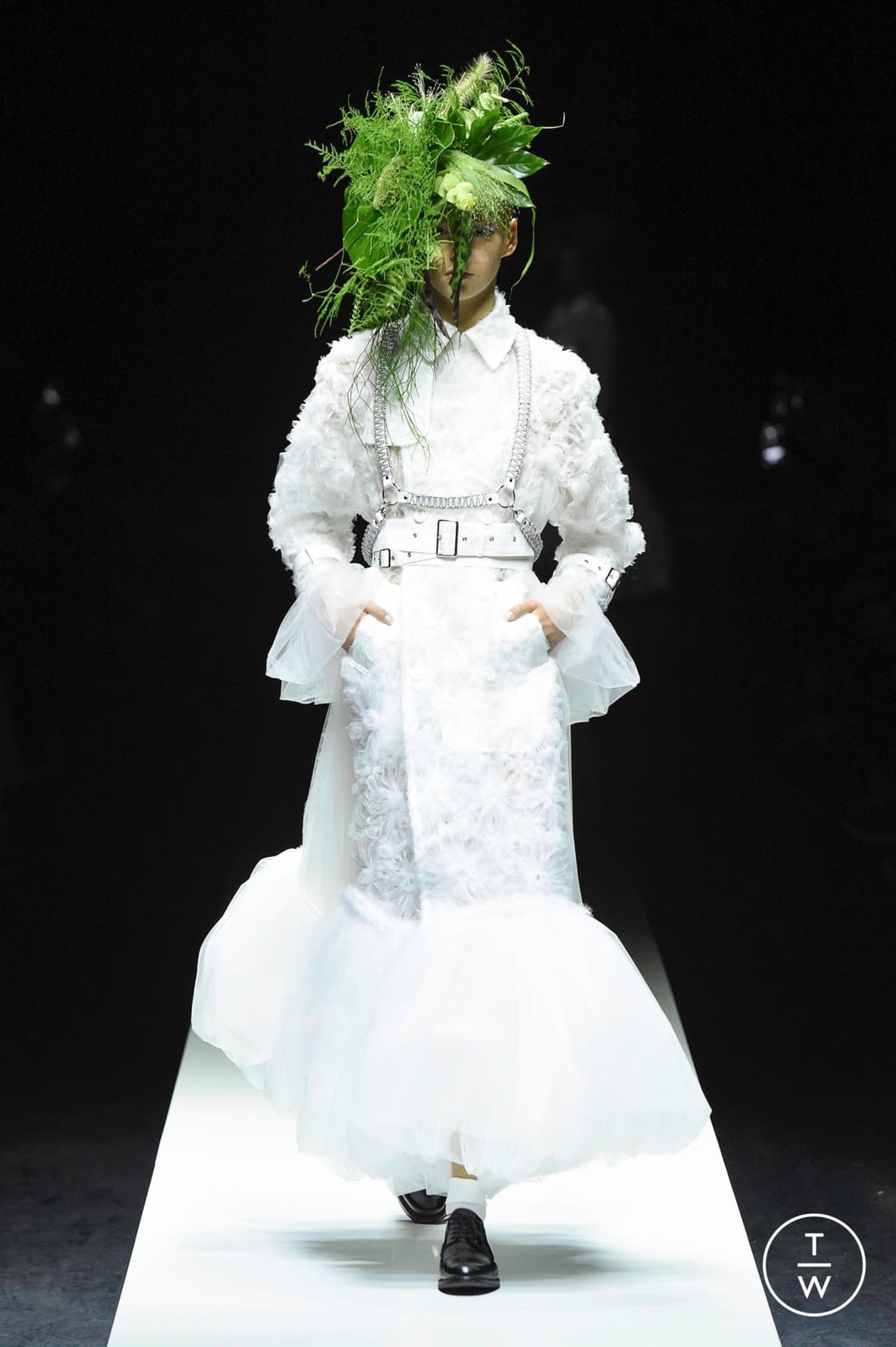 Fashion Week Paris Spring/Summer 2020 look 13 from the Noir Kei Ninomiya collection 女装