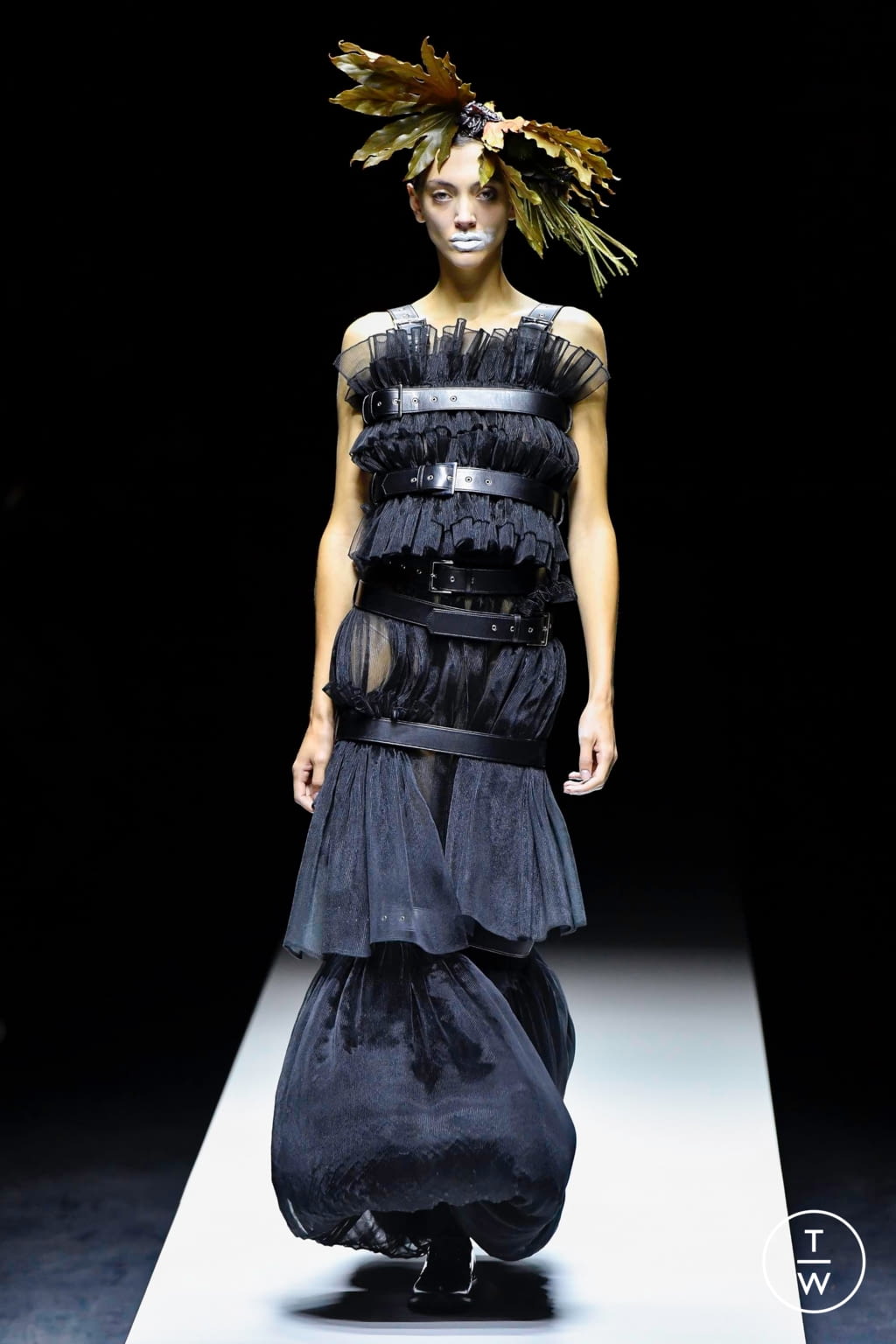 Fashion Week Paris Spring/Summer 2020 look 18 from the Noir Kei Ninomiya collection womenswear
