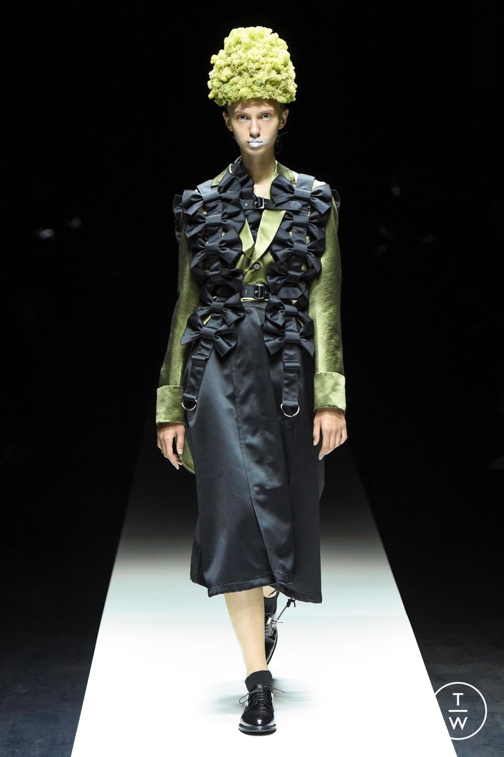 Fashion Week Paris Spring/Summer 2020 look 24 from the Noir Kei Ninomiya collection womenswear