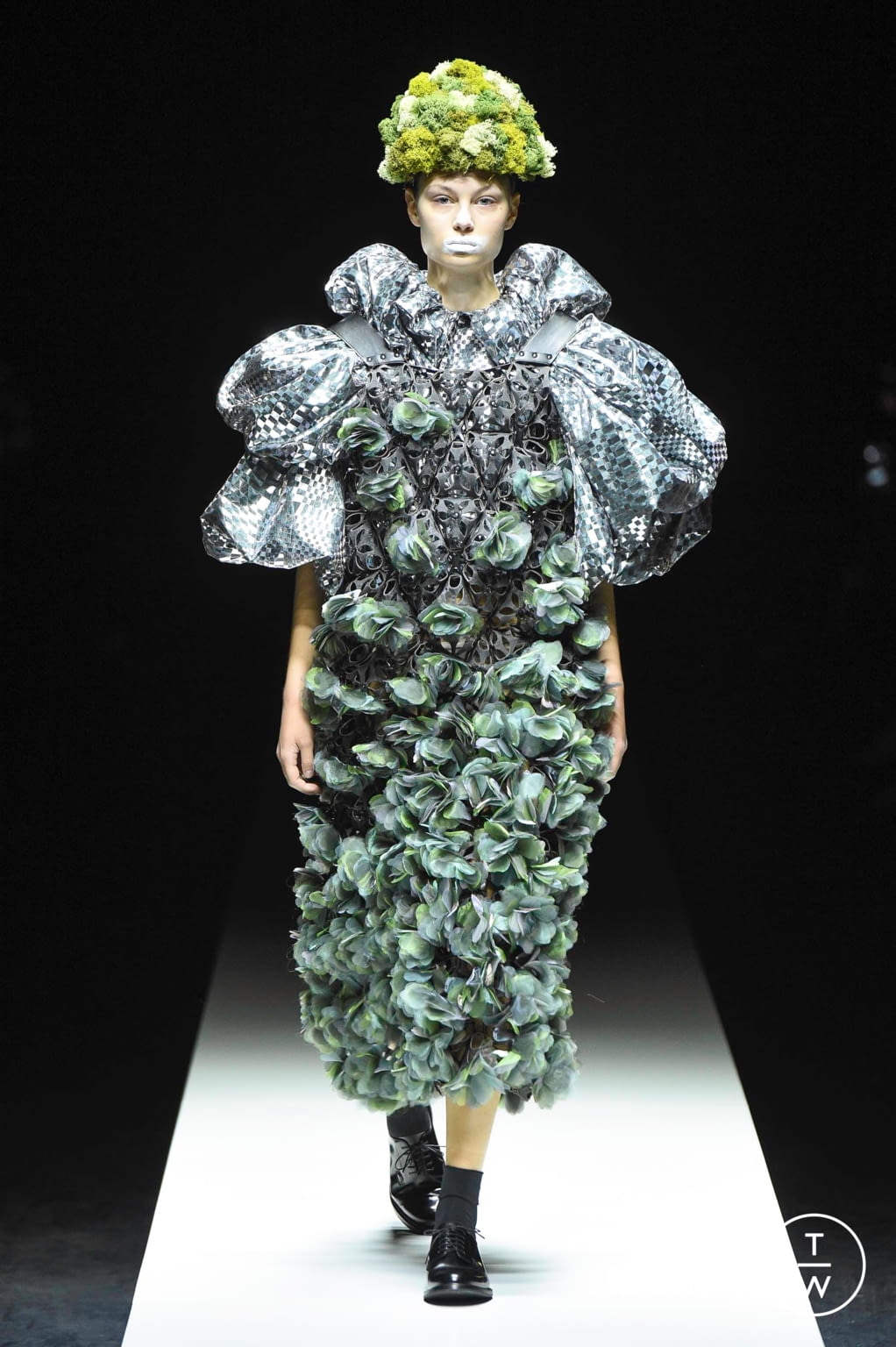 Fashion Week Paris Spring/Summer 2020 look 26 de la collection Noir Kei Ninomiya womenswear