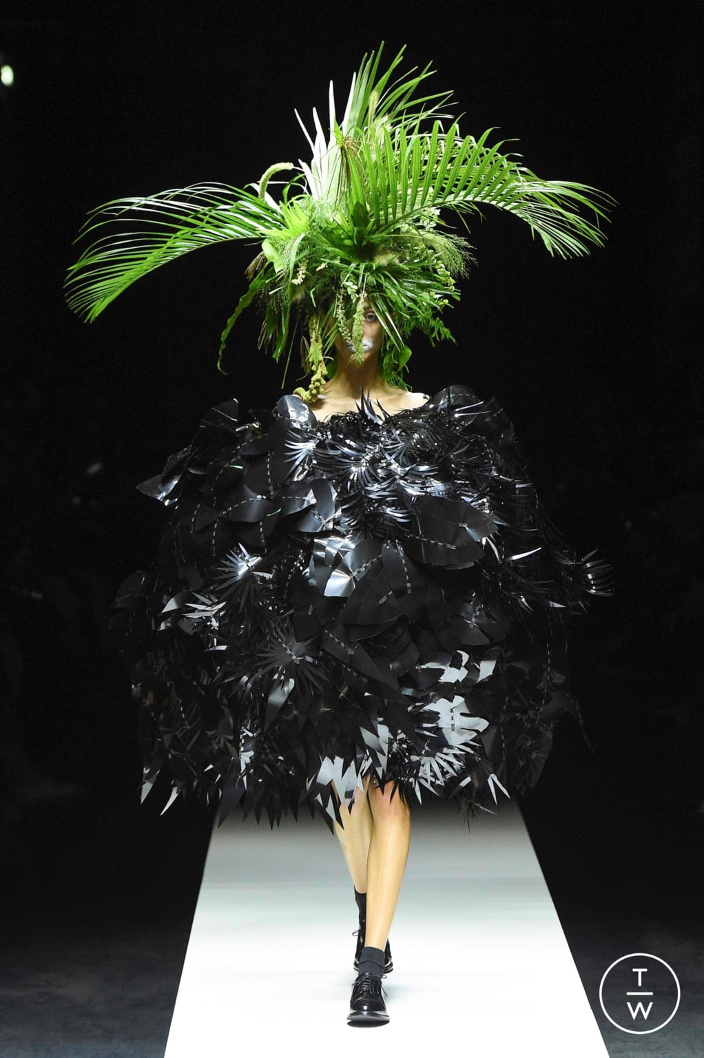 Fashion Week Paris Spring/Summer 2020 look 34 de la collection Noir Kei Ninomiya womenswear