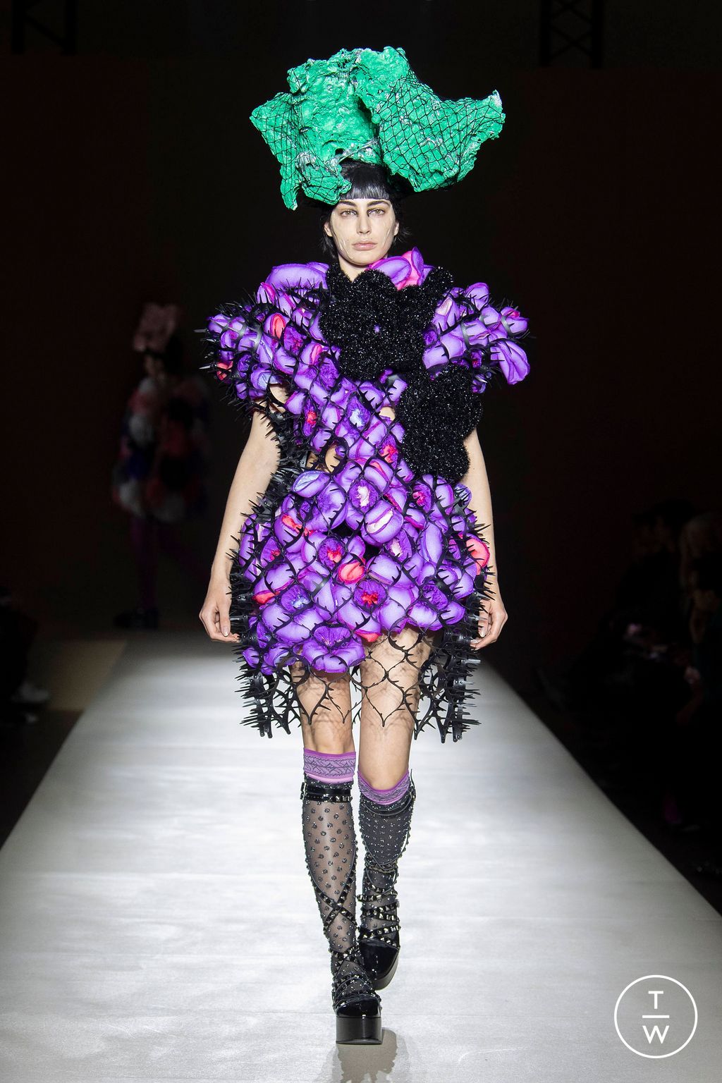 Fashion Week Paris Fall/Winter 2023 look 6 from the Noir Kei Ninomiya collection womenswear