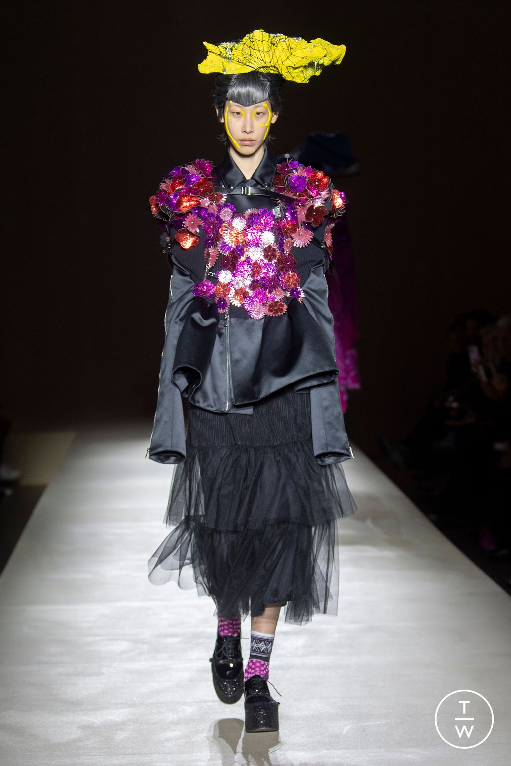 Fashion Week Paris Fall/Winter 2023 look 9 from the Noir Kei Ninomiya collection 女装