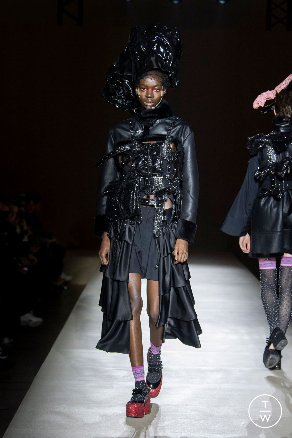 Fashion Week Paris Fall/Winter 2023 look 12 de la collection Noir Kei Ninomiya womenswear