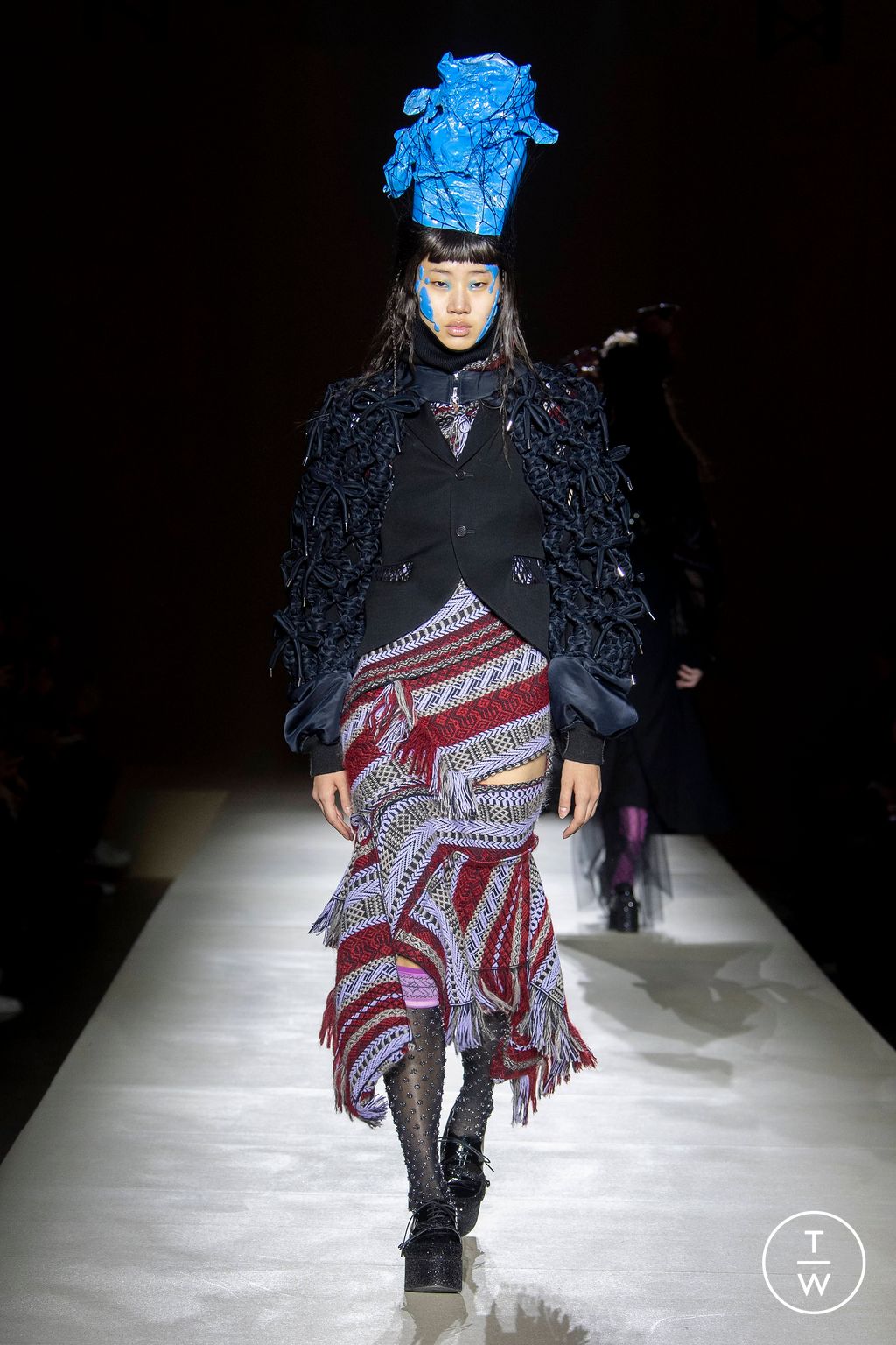 Fashion Week Paris Fall/Winter 2023 look 16 from the Noir Kei Ninomiya collection womenswear