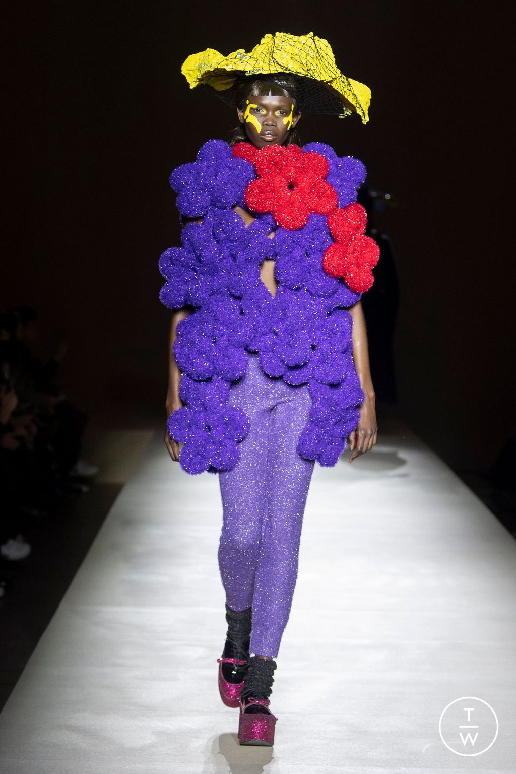 Fashion Week Paris Fall/Winter 2023 look 19 de la collection Noir Kei Ninomiya womenswear