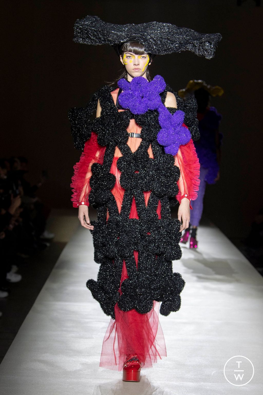 Fashion Week Paris Fall/Winter 2023 look 20 de la collection Noir Kei Ninomiya womenswear