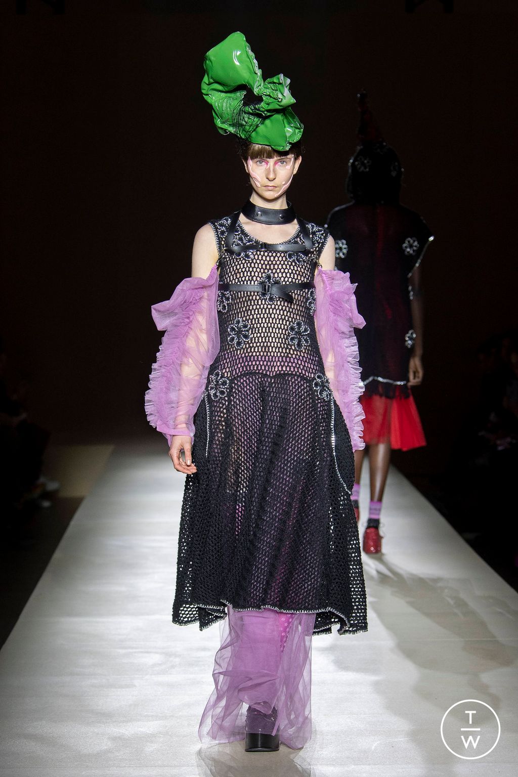 Fashion Week Paris Fall/Winter 2023 look 22 from the Noir Kei Ninomiya collection womenswear
