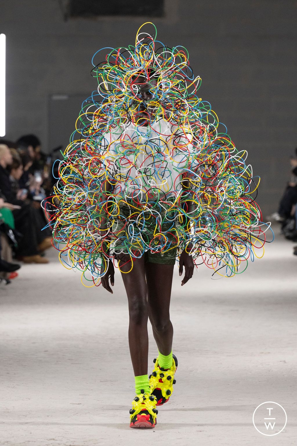 Fashion Week Paris Fall/Winter 2024 look 1 from the Noir Kei Ninomiya collection womenswear