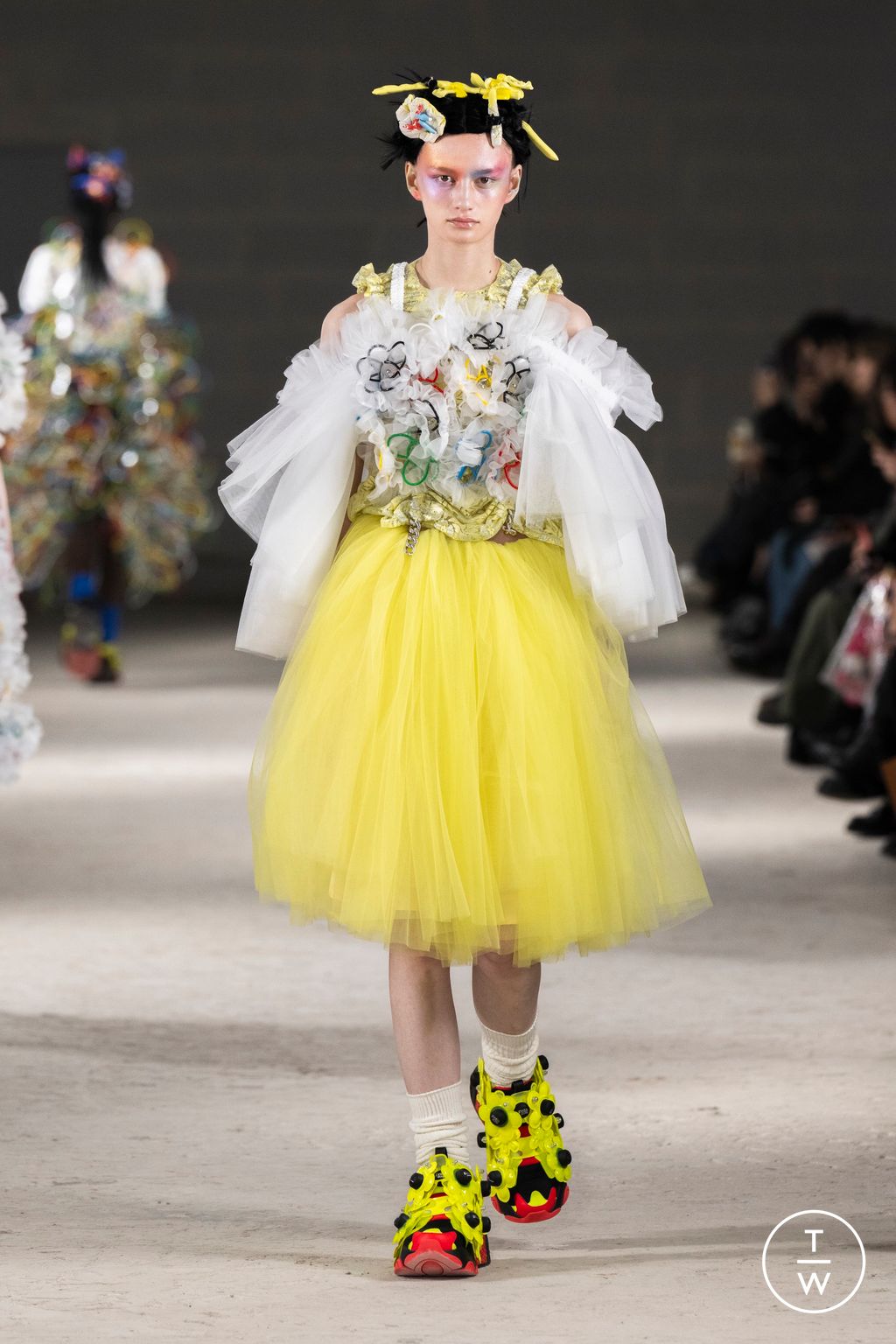 Fashion Week Paris Fall/Winter 2024 look 4 de la collection Noir Kei Ninomiya womenswear