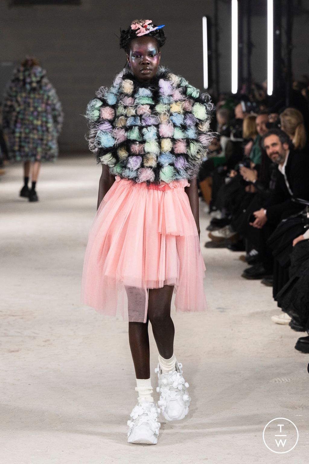 Fashion Week Paris Fall/Winter 2024 look 8 de la collection Noir Kei Ninomiya womenswear