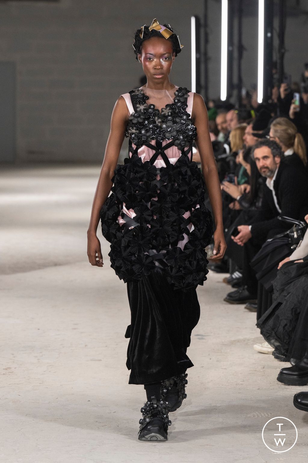 Fashion Week Paris Fall/Winter 2024 look 10 from the Noir Kei Ninomiya collection womenswear