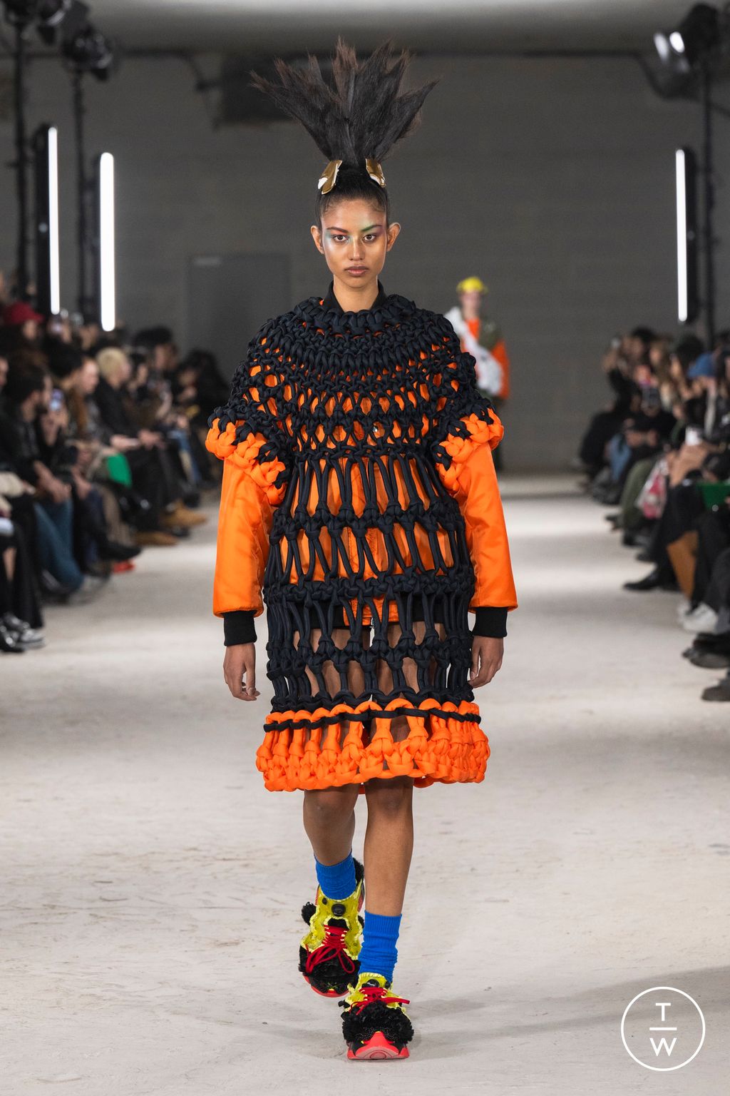 Fashion Week Paris Fall/Winter 2024 look 20 de la collection Noir Kei Ninomiya womenswear