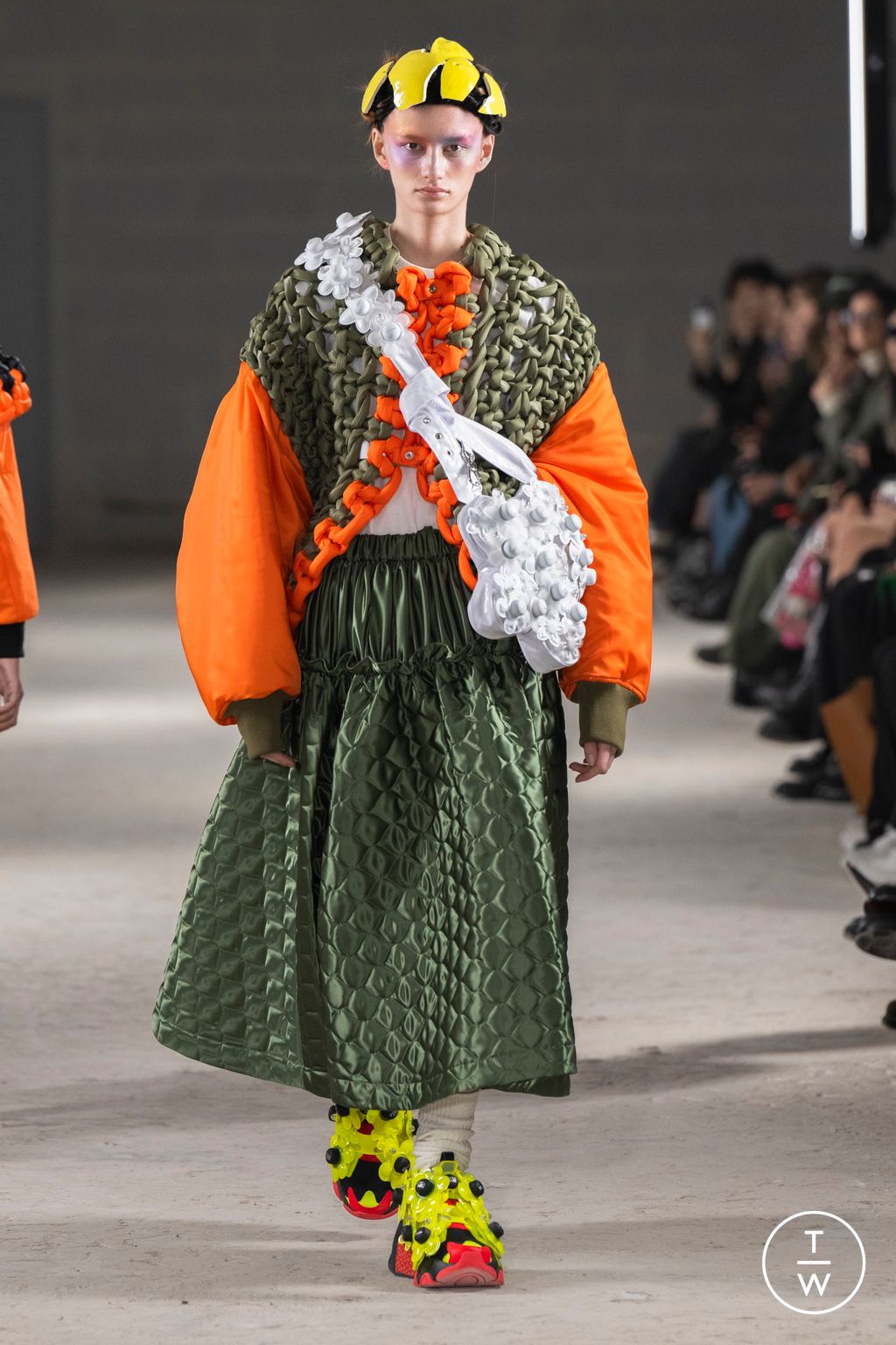 Fashion Week Paris Fall/Winter 2024 look 21 from the Noir Kei Ninomiya collection womenswear