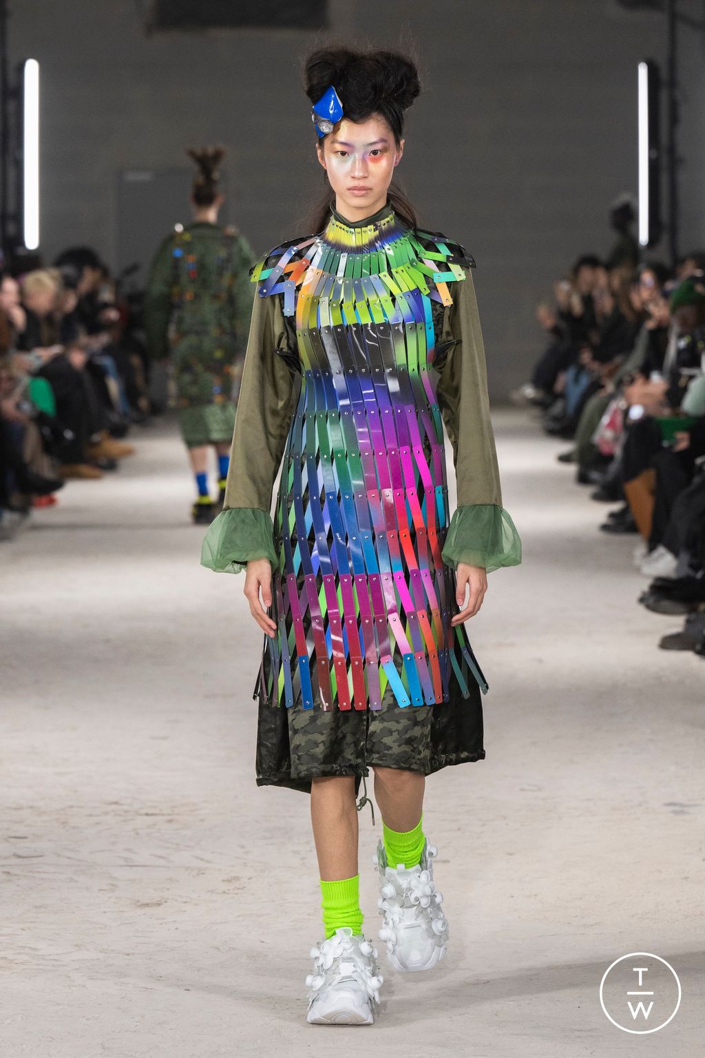 Fashion Week Paris Fall/Winter 2024 look 24 de la collection Noir Kei Ninomiya womenswear