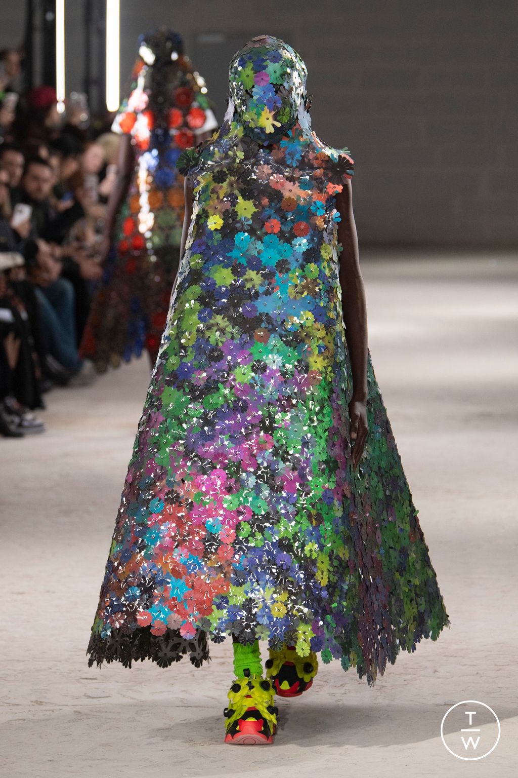 Fashion Week Paris Fall/Winter 2024 look 31 from the Noir Kei Ninomiya collection womenswear