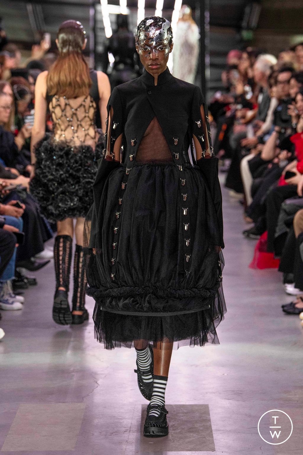 Fashion Week Paris Spring/Summer 2024 look 3 de la collection Noir Kei Ninomiya womenswear