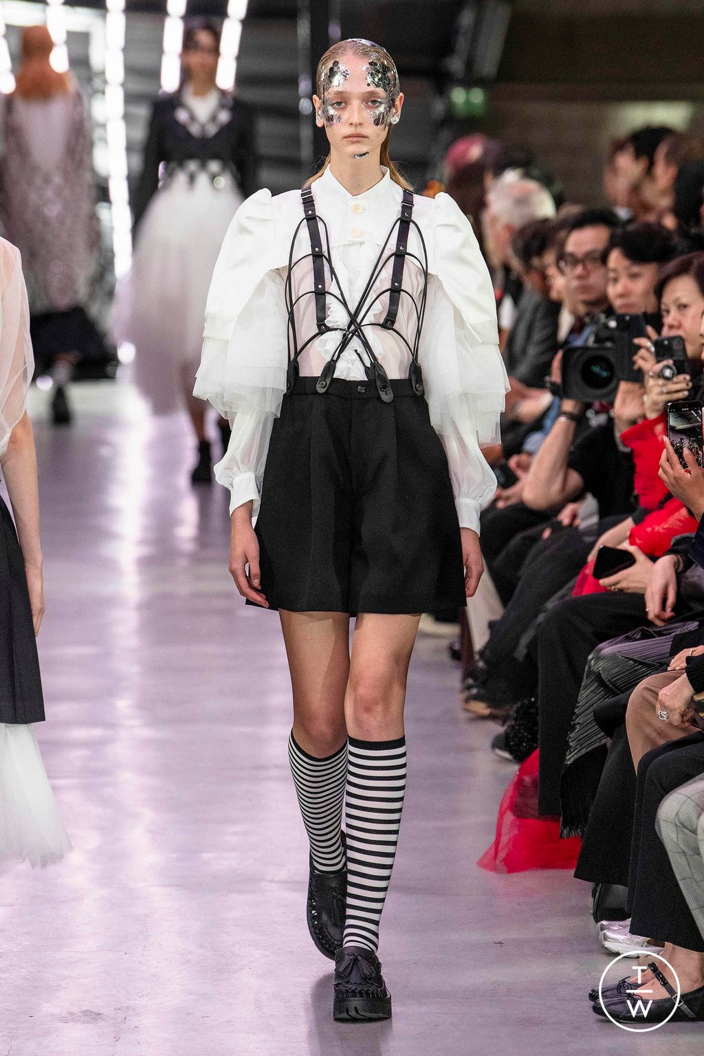 Fashion Week Paris Spring/Summer 2024 look 6 de la collection Noir Kei Ninomiya womenswear