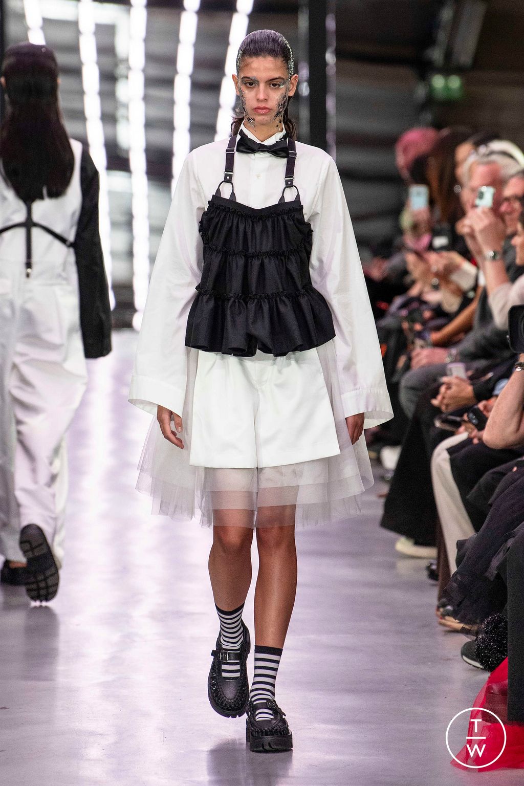 Fashion Week Paris Spring/Summer 2024 look 9 from the Noir Kei Ninomiya collection 女装