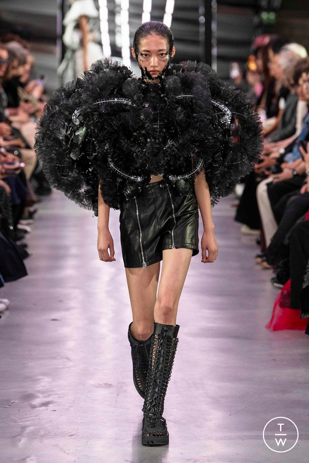 Fashion Week Paris Spring/Summer 2024 look 14 de la collection Noir Kei Ninomiya womenswear