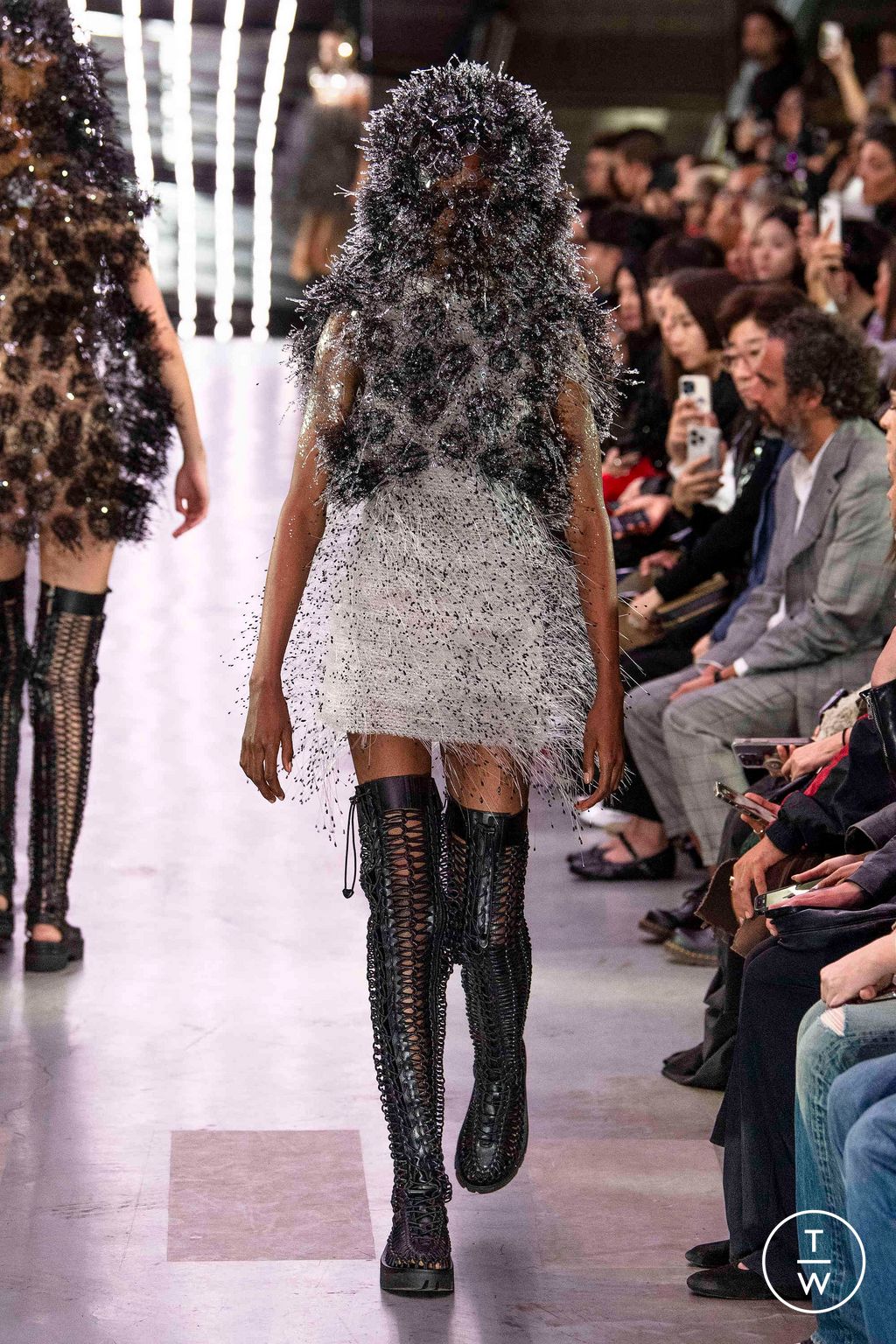 Fashion Week Paris Spring/Summer 2024 look 20 de la collection Noir Kei Ninomiya womenswear