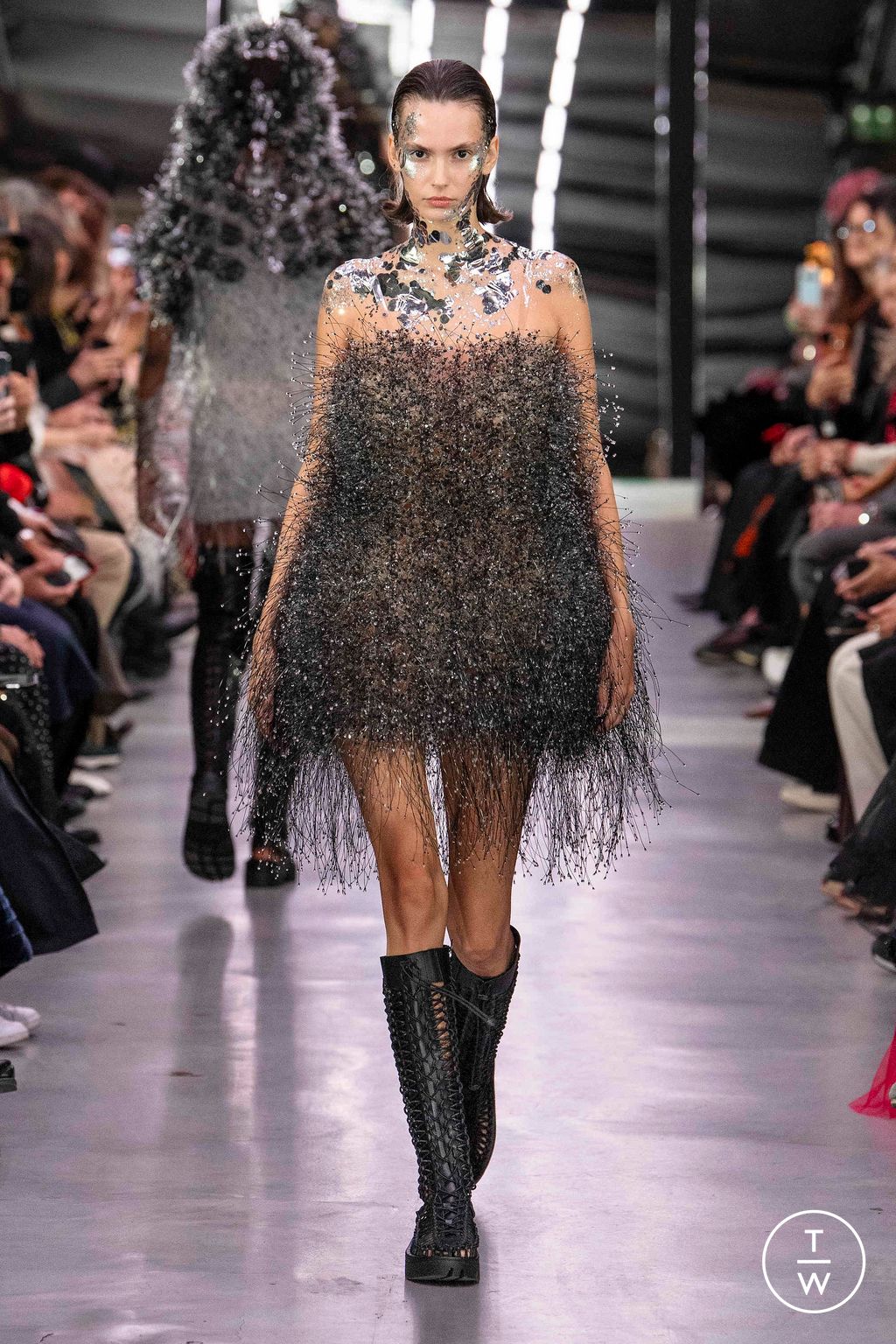 Fashion Week Paris Spring/Summer 2024 look 21 from the Noir Kei Ninomiya collection womenswear