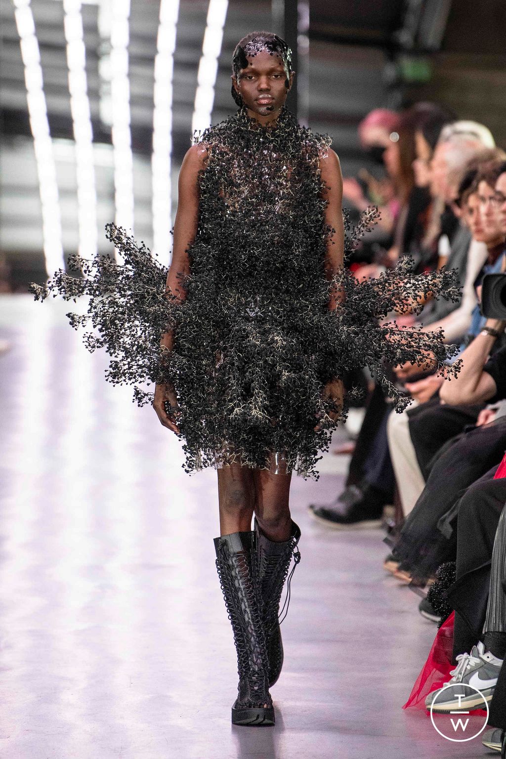 Fashion Week Paris Spring/Summer 2024 look 22 from the Noir Kei Ninomiya collection womenswear