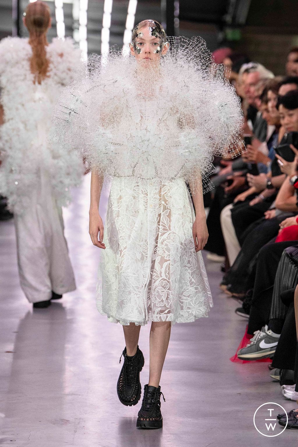 Fashion Week Paris Spring/Summer 2024 look 26 de la collection Noir Kei Ninomiya womenswear