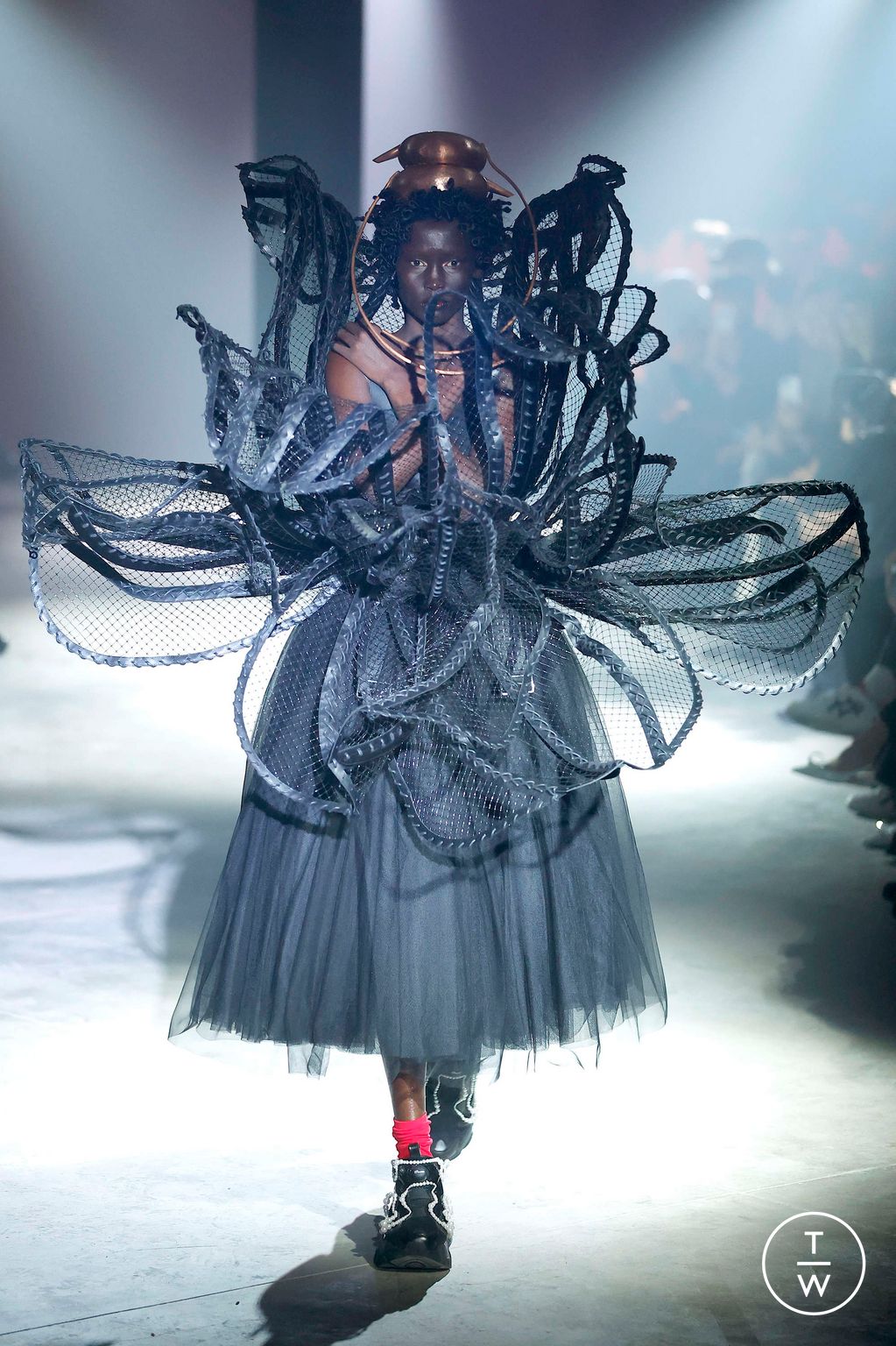 Fashion Week Paris Spring/Summer 2025 look 2 from the Noir Kei Ninomiya collection womenswear