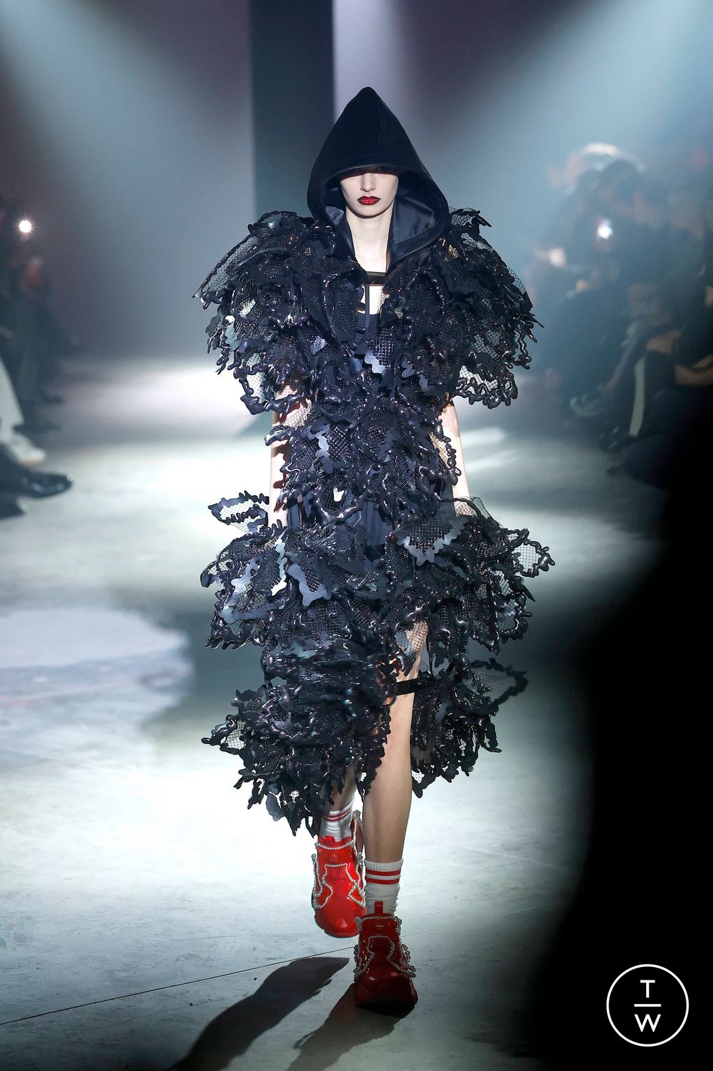 Fashion Week Paris Spring/Summer 2025 look 4 from the Noir Kei Ninomiya collection womenswear