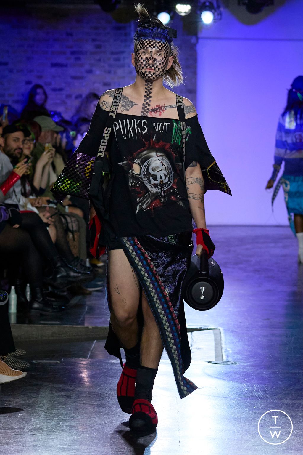 Fashion Week London Spring/Summer 2024 look 13 from the NOKI collection 女装