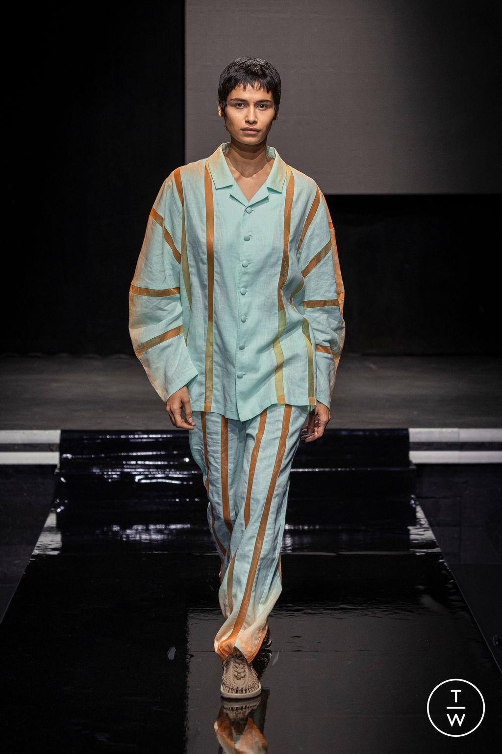 Fashion Week Paris Spring-Summer 2025 look 44 from the Saudi 100 collection 男装