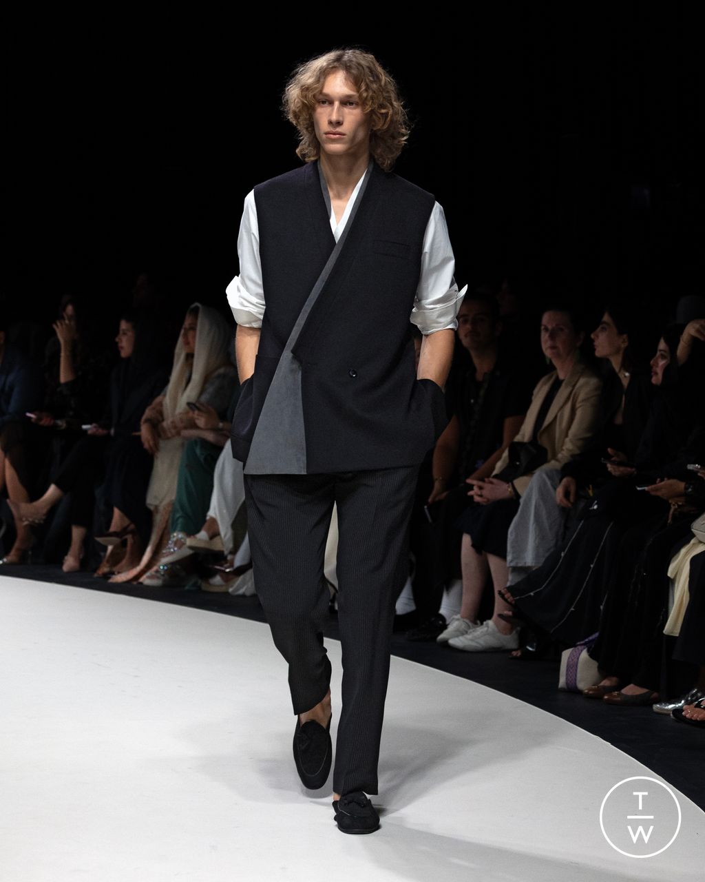Fashion Week Paris Spring/Summer 2025 look 7 from the Noura Sulaiman - Saudi 100 collection menswear