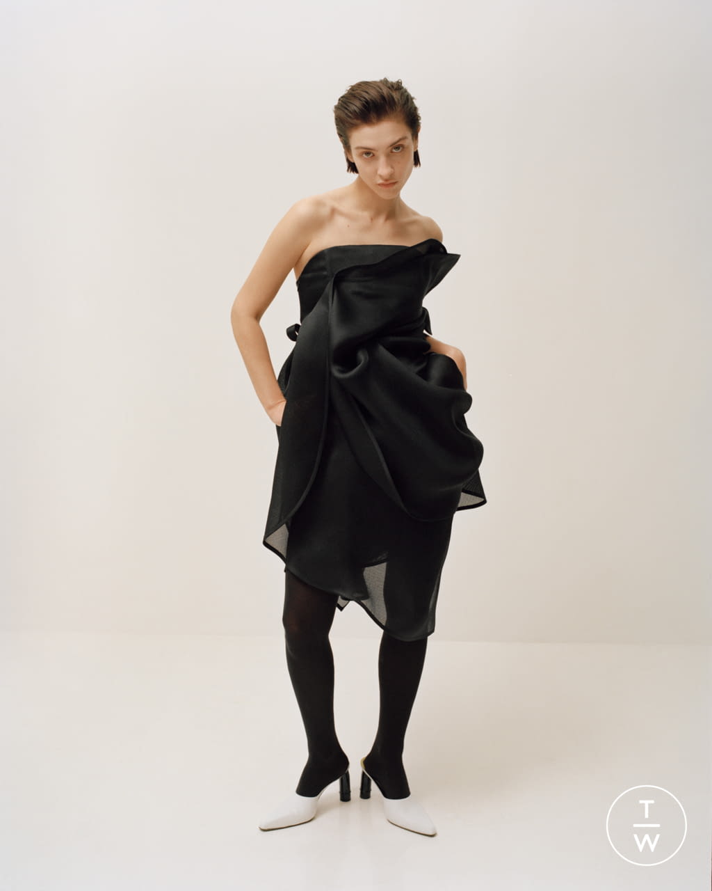 Fashion Week Paris Pre-Fall 2020 look 21 from the Nina Ricci collection 女装