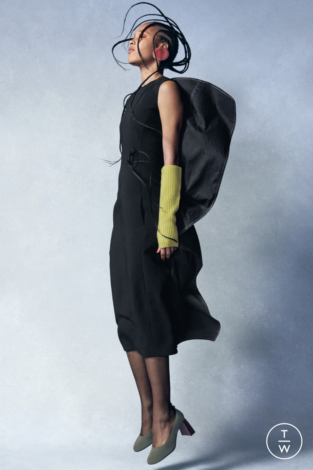 Fashion Week Paris Pre-Fall 2022 look 1 from the Nina Ricci collection womenswear