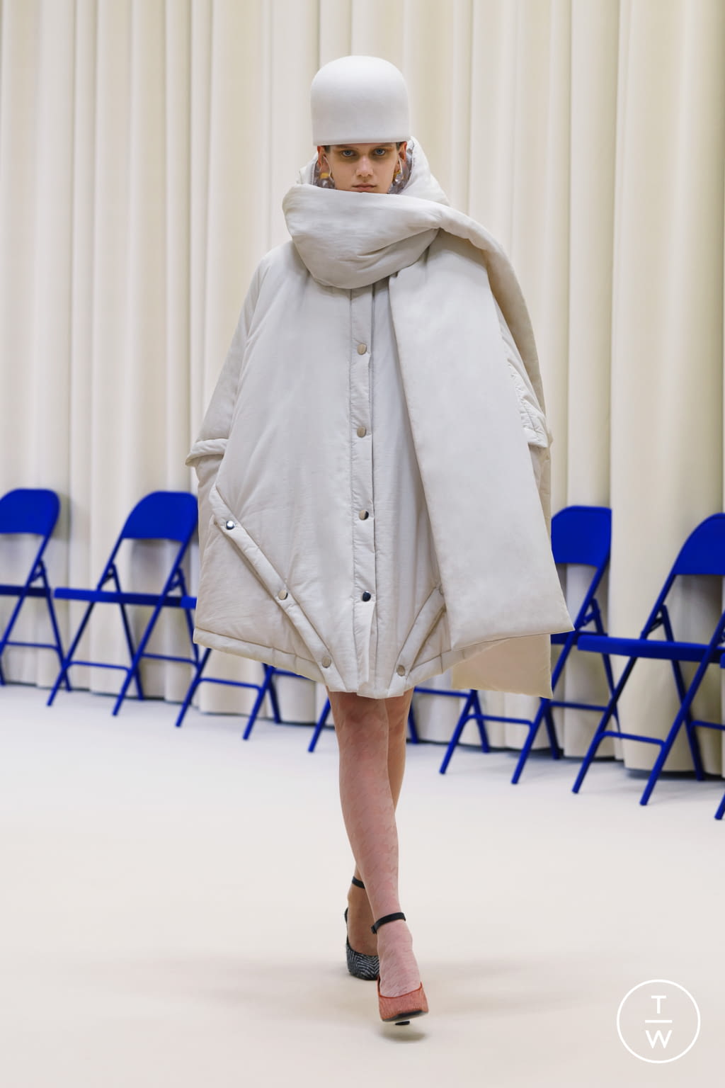 Fashion Week Paris Fall/Winter 2021 look 13 de la collection Nina Ricci womenswear
