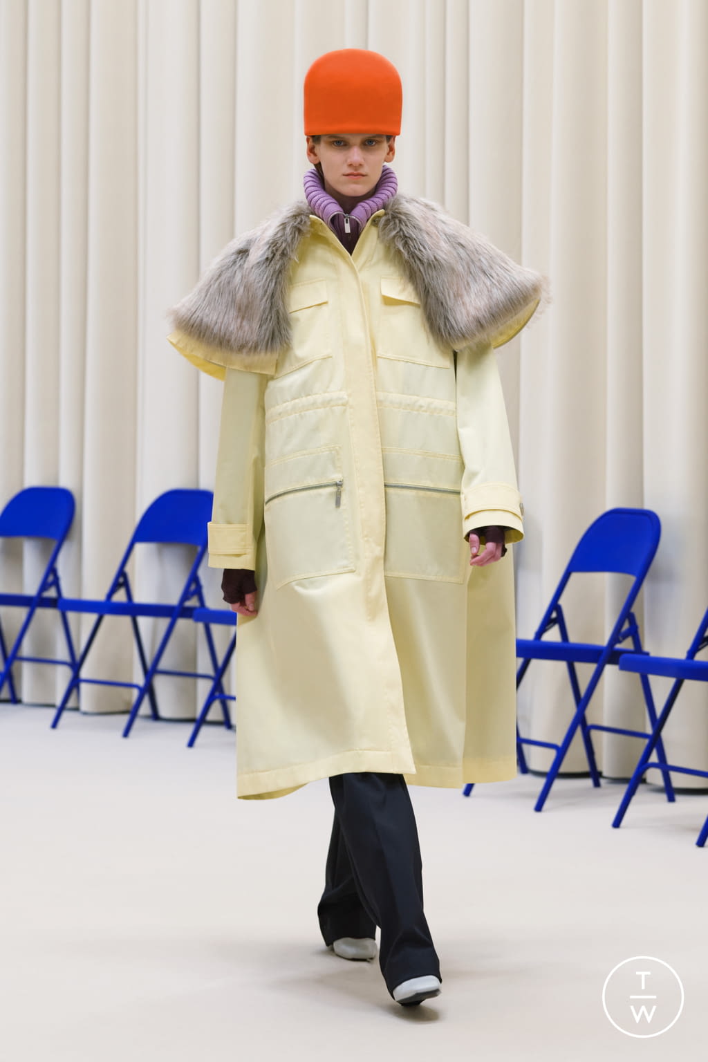 Fashion Week Paris Fall/Winter 2021 look 21 from the Nina Ricci collection womenswear