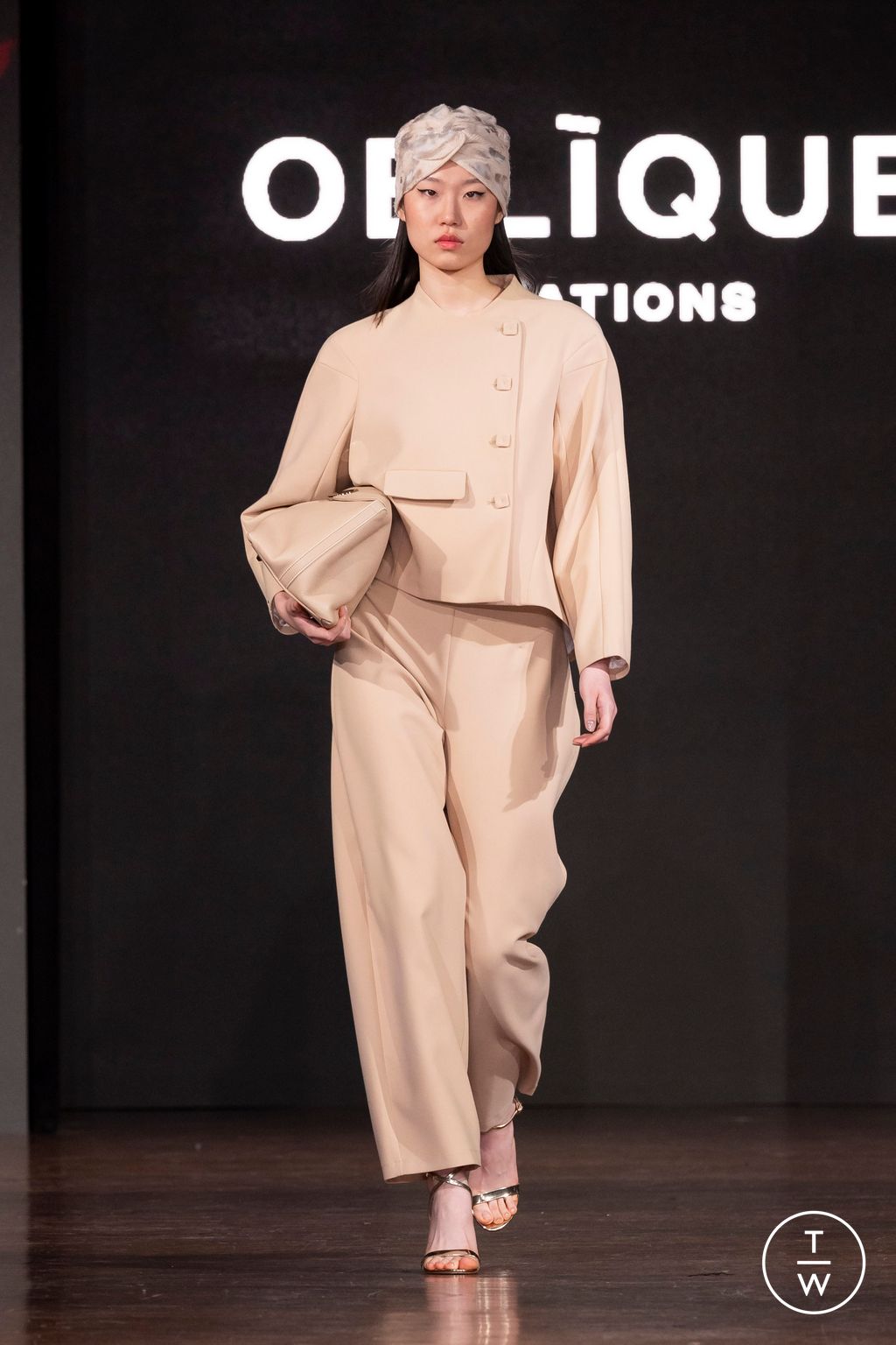 Fashion Week Milan Fall/Winter 2024 look 5 de la collection Oblique Creations womenswear