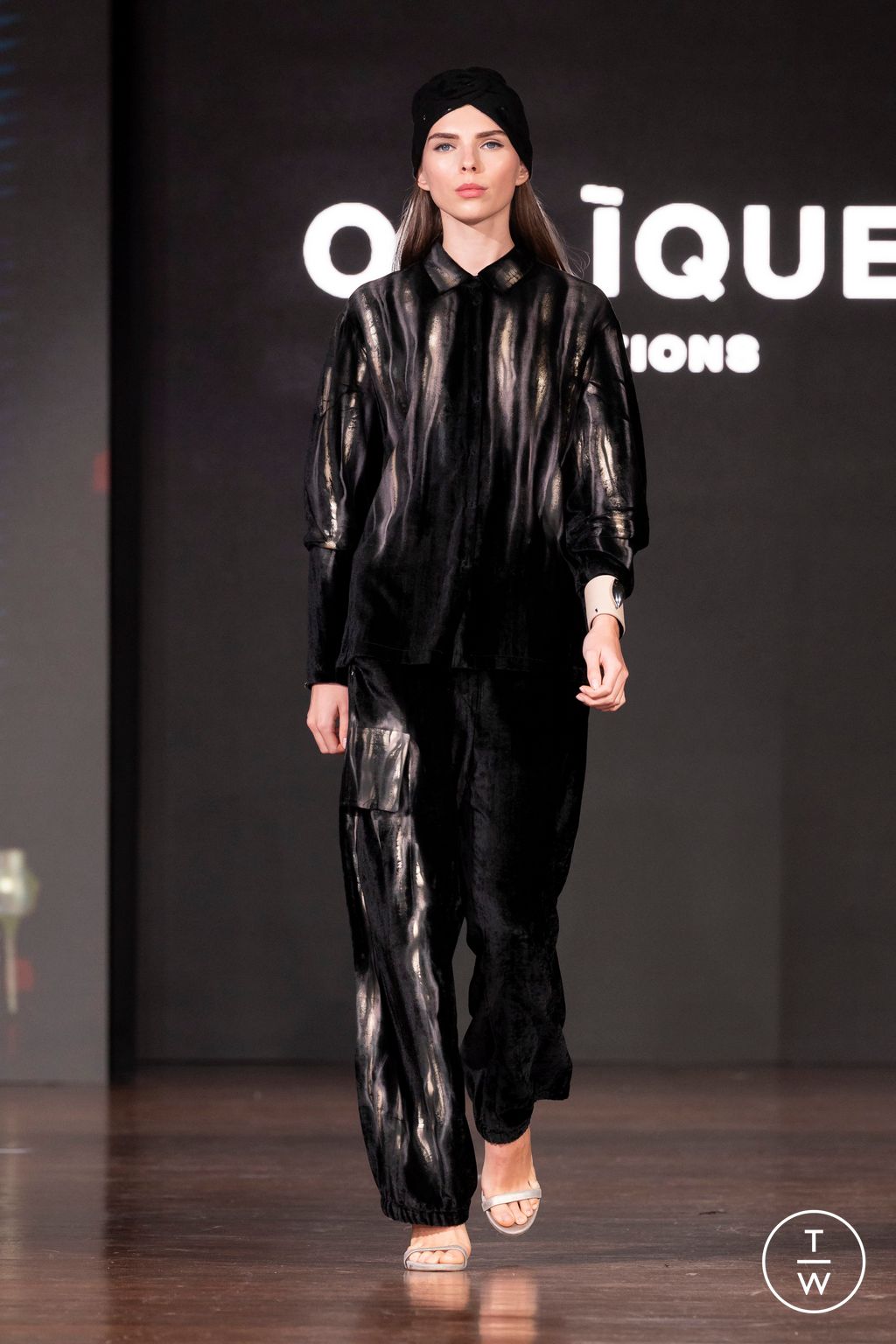 Fashion Week Milan Fall/Winter 2024 look 14 de la collection Oblique Creations womenswear
